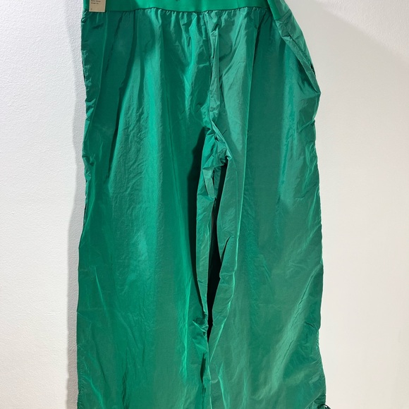 Nike Tech Pack Waterproof Repel Cargo Pants Nylon Wide Leg NEW Green Womens 3XL - Picture 4 of 9
